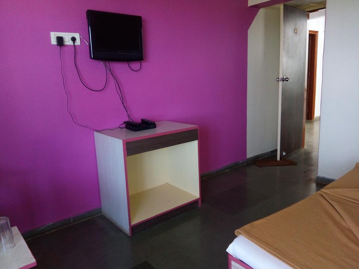 Hotel Guruji Alībāg Ngoại thất bức ảnh