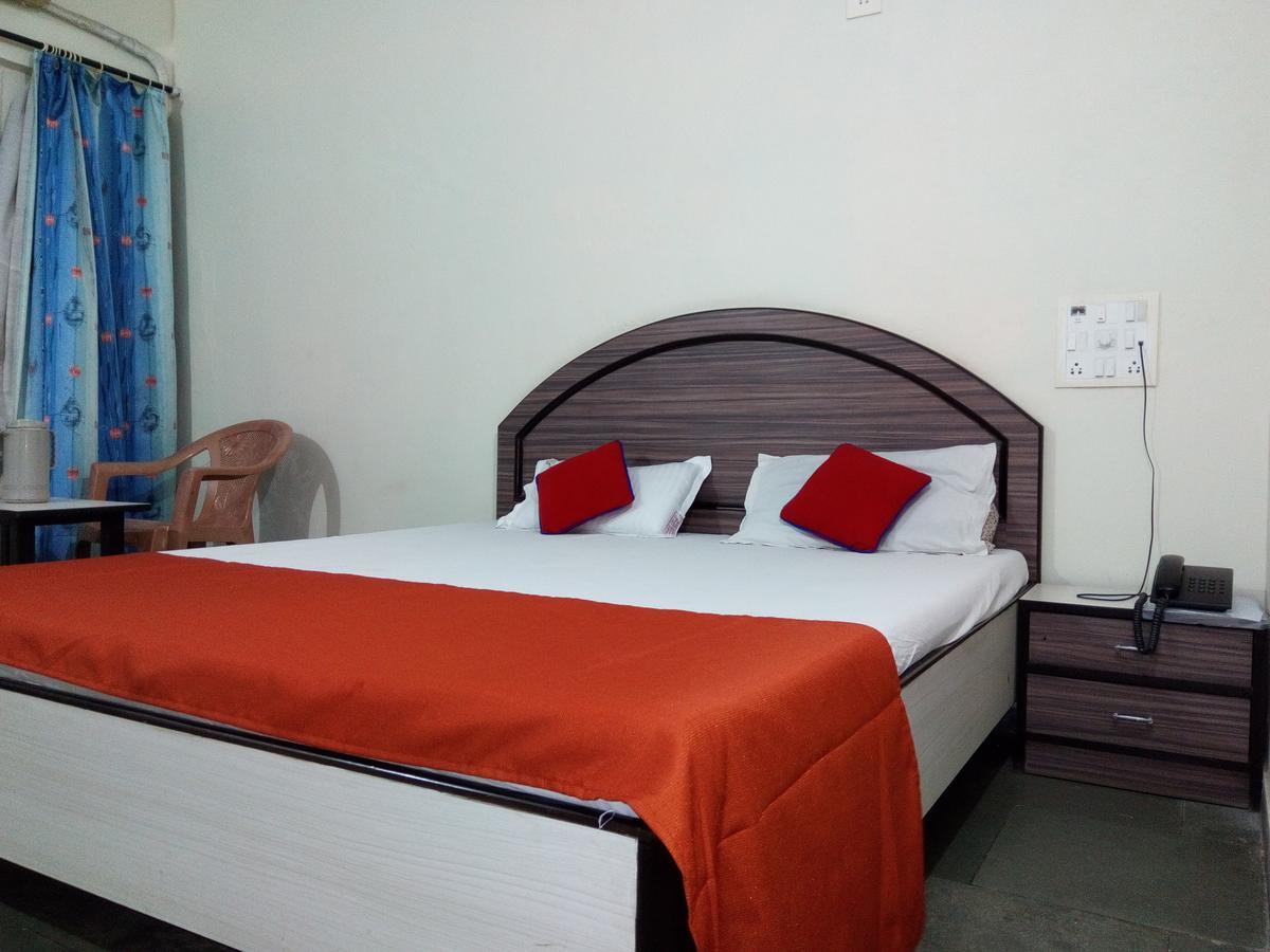 Hotel Guruji Alībāg Ngoại thất bức ảnh
